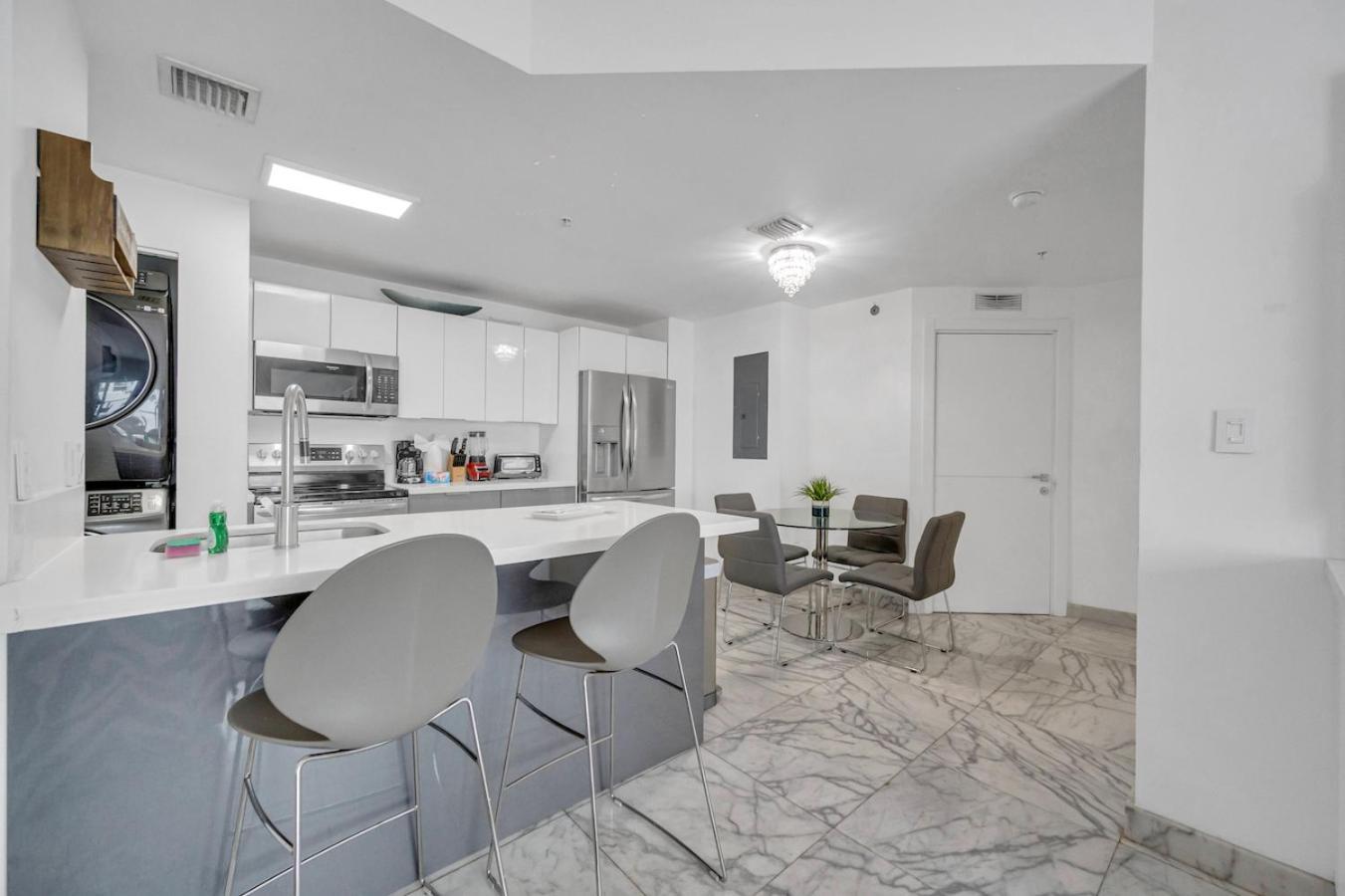 Appartement Subtle 2 Bed In Edgewater Near Downtown With Free Parking *