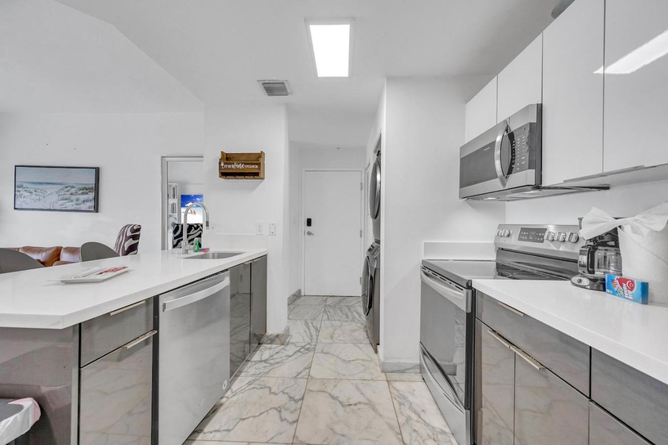 Subtle 2 Bed In Edgewater Near Downtown With Free Parking Appartement *